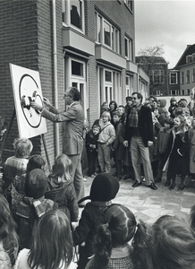 109322 Afbeelding van de ingebruikstelling van het nieuwe gebouw van de openbare lagere Daltonschool Juliana van ...